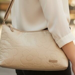 Amazing Song Excellent Condition Beige Floral Women Bag